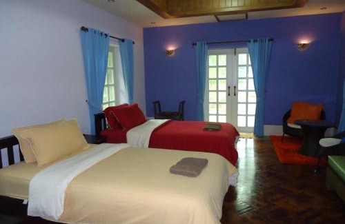 Chaiprakarn Resort | Oceanfront Saimoonbury Resort with Breakfast & Family Fun