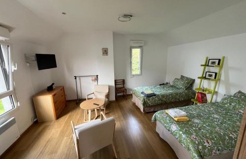Sainghin-en-Melantois House | Discover Sainghin's Break: Guest Rated 10/10 Retreat