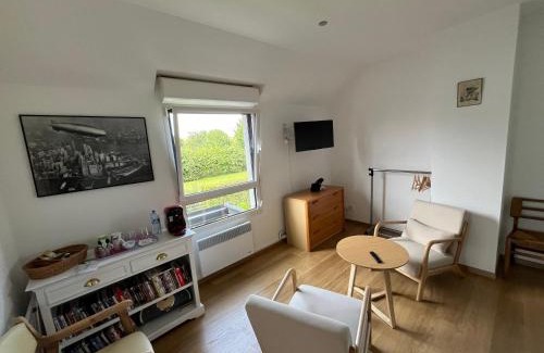 Sainghin-en-Melantois House | Discover Sainghin's Break: Guest Rated 10/10 Retreat