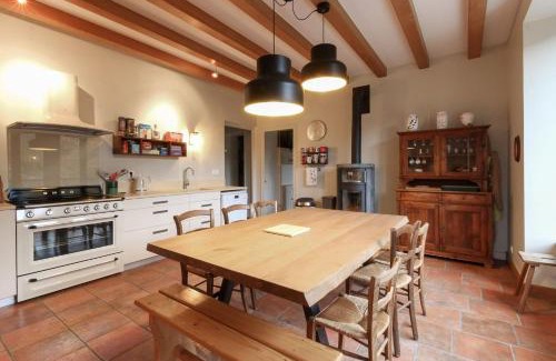 Saint-Gervais-les-Bains Ski Chalet | Discover Saint Éloi: Panoramic Views & Child-Friendly Stay