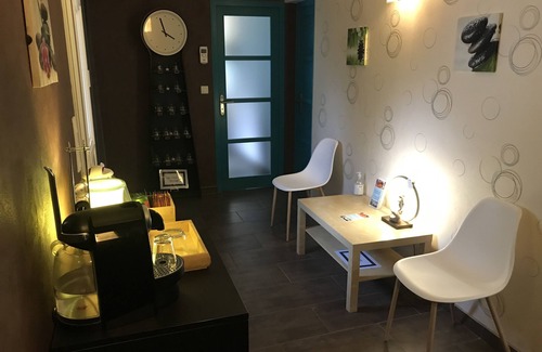 Saint-Avertin House | Cozy Retreat in Saint-Avertin with Spa and Breakfast
