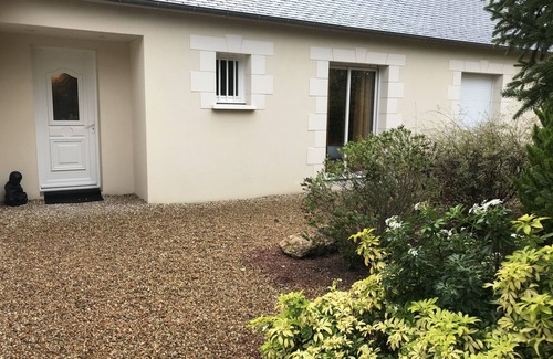 Saint-Avertin House | Cozy Retreat in Saint-Avertin with Spa and Breakfast