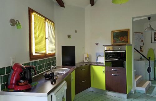 Saint-Bres Villa | Stylish Holiday Home with Pool Near St Br's - 4 Stars