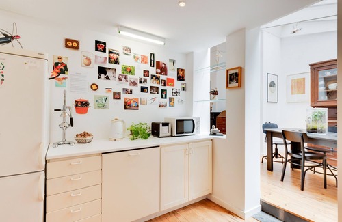 Quartier des Quais - Kaaienwijk Apartment | Artful Retreat at Saint Catherine Residence with Spa & Breakfast