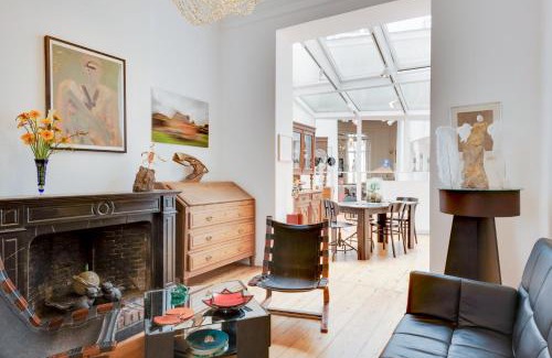 Quartier des Quais - Kaaienwijk Apartment | Explore Saint Catherine Art Residence for Your Next Stay