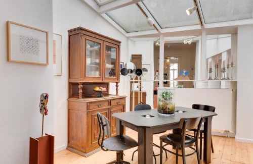 Quartier des Quais - Kaaienwijk Apartment | Explore Saint Catherine Art Residence for Your Next Stay