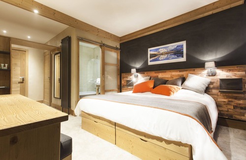 Val Cenis Hotel | Relax at Saint Charles Hôtel & Spa: 4-Star Poolside Retreat