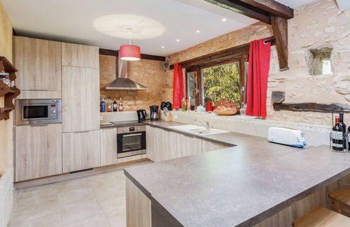 Saint-Cirq-Madelon Cottage | Welcoming Saint Cirq Madelon: Family Villa with Pool