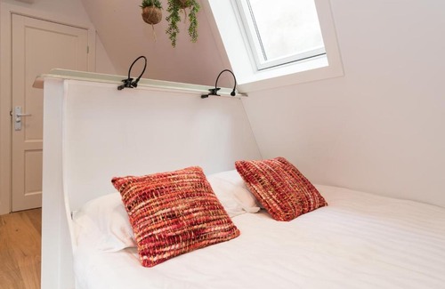 Old Town House | Budget-Friendly Saint Claire Studio's with Great Reviews