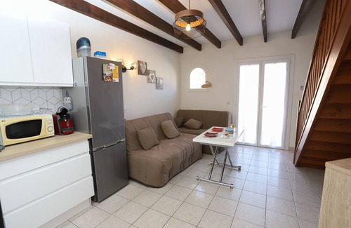 Saint-Cyprien Plage Ski Chalet | Saint Cyprien pretty air-conditioned house with a large terrace