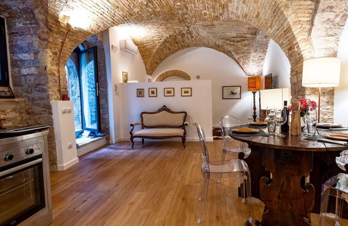 Assisi Apartment | Cozy Saint Francis Studio Apartment with Spa & Kitchen