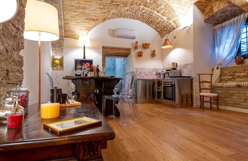 Assisi Apartment | Cozy Saint Francis Studio Apartment with Spa & Kitchen