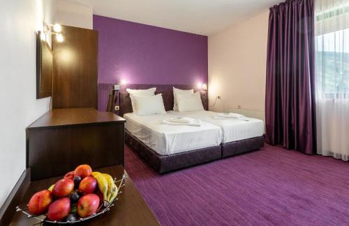 Belashtitsa Hotel | Explore Saint George Mountain Residence with Oceanfront Pool
