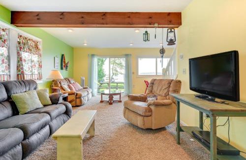 St. Helen House | Lake House Retreat: Private Beach & Fire Pit Awaits You