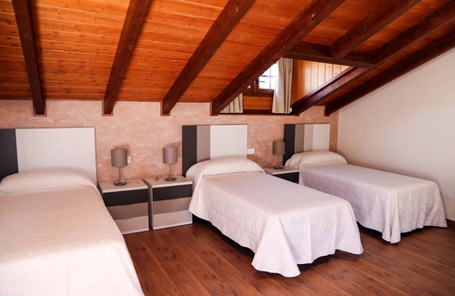 Arborbuena House | Discover the Comfort of Saint James Way with Spa and Dining