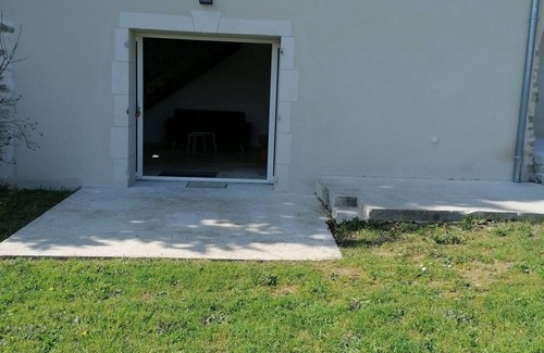 Saint-Marcel-d'Aredeche Apartment | Impeccable Saint Marcel d'Ardèche Apartment with Kitchen
