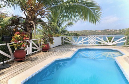 Arawak Hill House | Beachfront Saint Martin Villa with Pool in Grenada