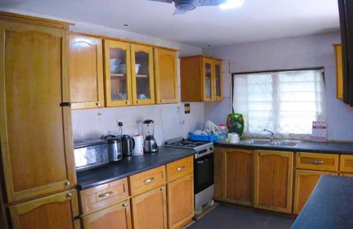Weija House | Family-Friendly Stay at Saint Mary Guesthouse