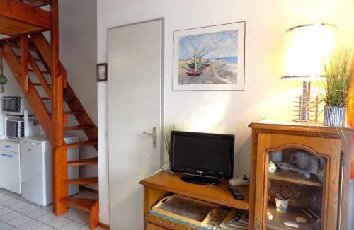 Saint-Palais-sur-Mer Apartment | Discover Villa Mitoyenne at Bois Soleil - Family-Friendly Stay