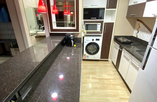 Czerniewicz Condo | Saint Sebastian Flat 612: Perfect Getaway with Hydro