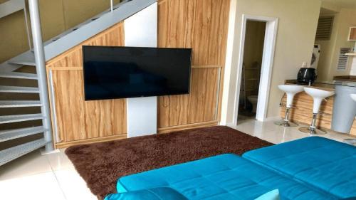 Czerniewicz House | Modern Saint Sebastian Flat 206: Pool & Pet Friendly Stay