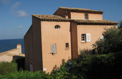 Ramatuelle House | Family Retreat by Beach: Saint Tropez Ramatuelle Oasis