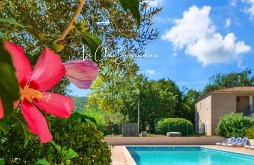 Cote d'Azur- French Riviera Apartment | Relax at Rêves de Provence: Beachside Apartment Retreat