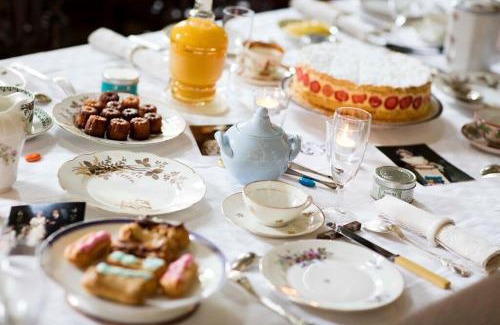 Ingrandes Bed & Breakfast | Oceanfront Saint Victor La Grand' Maison - Guest Rated 9.8