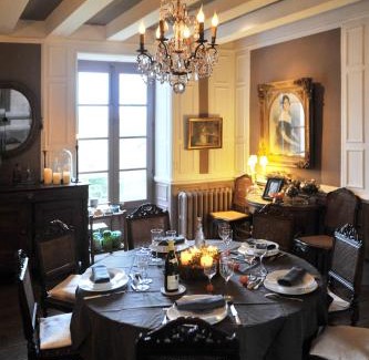 Ingrandes Bed & Breakfast | Oceanfront Saint Victor La Grand' Maison - Guest Rated 9.8