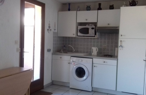 Sainte-Marie-Plage House | Seaside Retreat: Sainte Marie La Mer, Steps from the Beach
