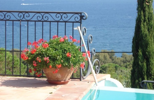 Plage de la Garonnette House | Unforgettable Sainte-Maxime with Panoramic Sea Views