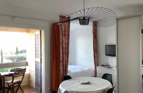 Guerrevieille Apartment | Enchanting Sainte Maxime with Heated Pool & Family-Friendly Fun