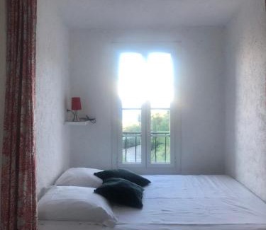 Guerrevieille Apartment | Enchanting Sainte Maxime with Heated Pool & Family-Friendly Fun