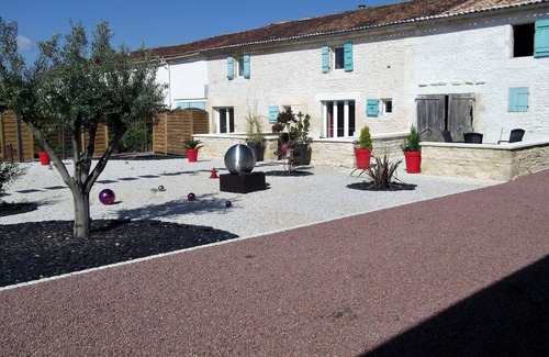 Montpellier de Medillan House | Experience SAINTONGE ROMANE with Indoor Heated Pool
