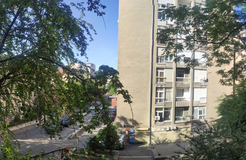 Vukov Spomenik Apartment | Relaxing Stay at Saints Cyril & Methodius with Spa Amenities