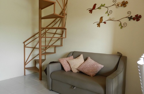 Saire Apartment | Relaxing Flat in Sairé - Perfect for 6, with Pool & Spa