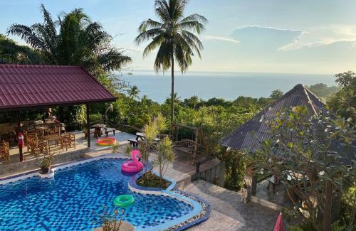 Koh Tao Resort | Oceanfront Retreat at Sairee View Resort with Pool Access