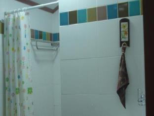 Sai Yok Resort | Tranquil Saiyok River House: Family-Friendly with Pool Access