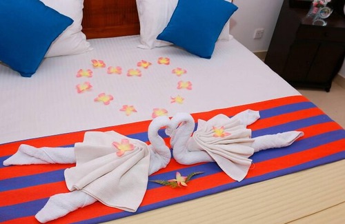 Hikkaduwa House | Cozy Sajee Villa: Family-Friendly with Kitchen & Breakfast