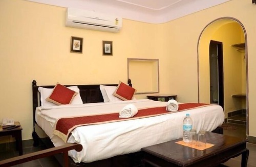 Pushkar Hotel | Discover Sajjan Bagh - A Heritage Resort with Pool & Dining