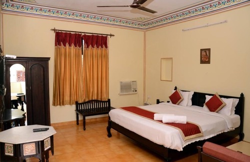 Pushkar Hotel | Discover Sajjan Bagh - A Heritage Resort with Pool & Dining