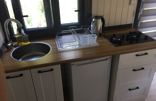 Urla Apartment | Explore Sakız Tiny House & Apart: Family-Friendly Retreat