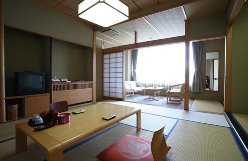 Tendo Hotel | Discover Sakaeya Hotel: Family-Friendly with Hot Tub Access