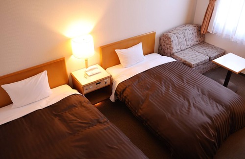 Nishi-Ohama Kita Hotel | Modern Comfort at Sakaide Grand Hotel with Hot Tub & Dining