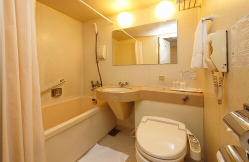 Nishi-Ohama Kita Hotel | Modern Comfort at Sakaide Grand Hotel with Hot Tub & Dining