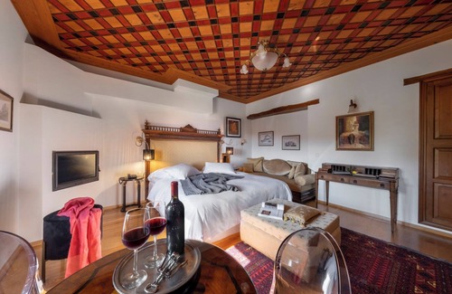 Pinakates Hotel | Luxury Stay at Sakali Mansion with Pool and Spa Amenities