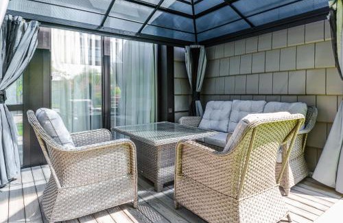 Palanga Apartment | Oceanfront Escape at Sakalo 9 Cottages in Palanga