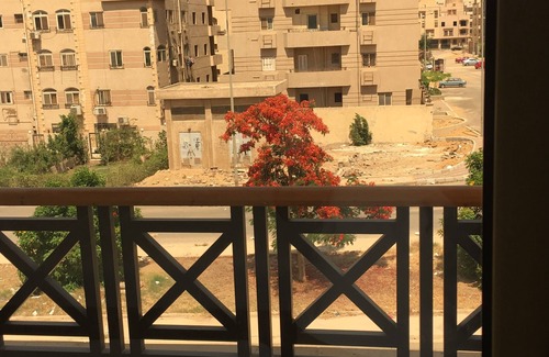 New Cairo Apartment | Top-Rated Sakan 275: Family-Friendly with Breakfast & Kitchen