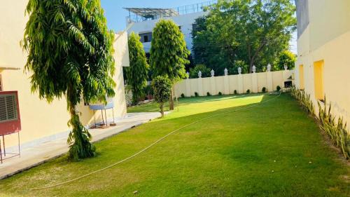 Vaishali Nagar Apartment | Family-Friendly Saket Guest House in Jaipur, Pet Welcoming!