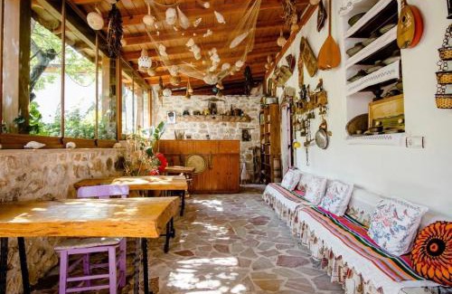 Karaburun House | Pet-Friendly Retreat at Saklı Konak - Rated 9.2/10!